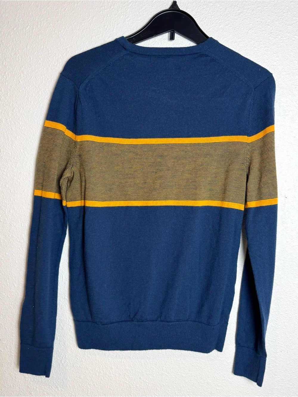 Banana Republic Men's 100% Merino Wool Navy Gold Striped Crewneck Sweater Small